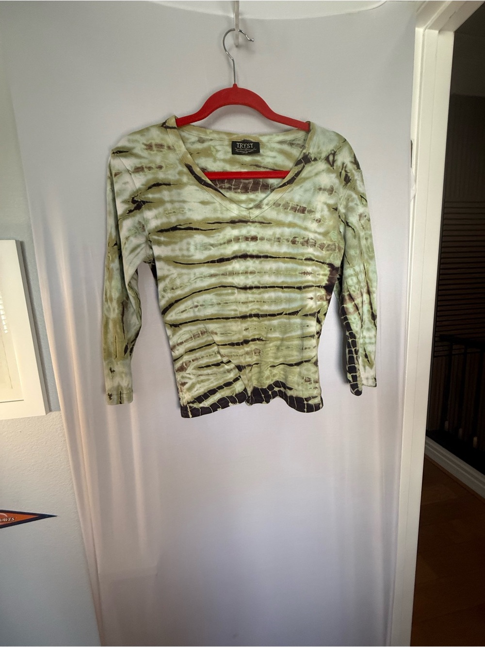 Tryst Light Green and Brown Tie-Dye V-Neck Long Sleeve Top
